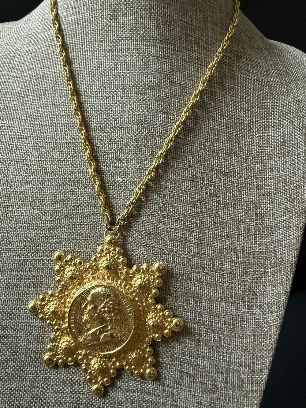 Adele Simpson Medallion Pendant Rope Necklace Gold Tone Star Chunky Maximalist